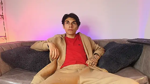 HarryLaurent18 Show in webcam