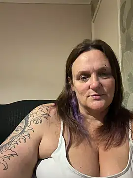 Big-Bootiej Live XXX-chat