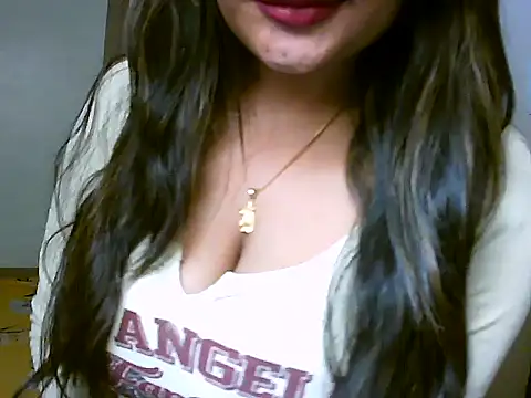 Chat XXX ao vivo de shanaya__08