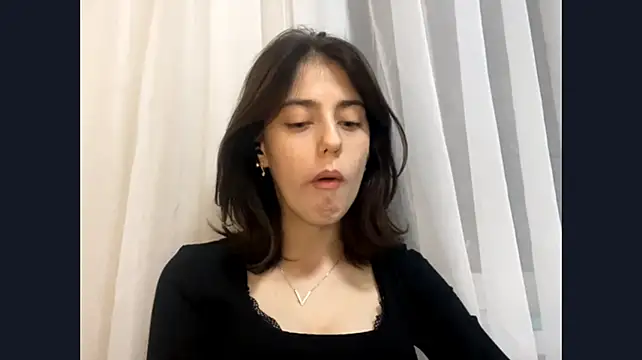 JessicaRomjue Chat XXX in diretta