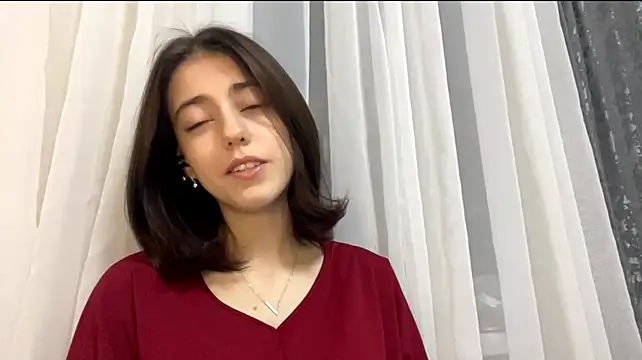 JessicaRomjue Chat XXX in diretta