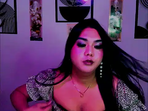 OMG_TsHugeCOCK Show Webcam