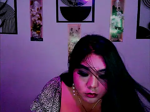 Webkamerová show OMG_TsHugeCOCK