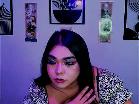 OMG_TsHugeCOCK Show Webcam