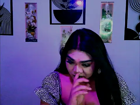 OMG_TsHugeCOCK – webcam-show