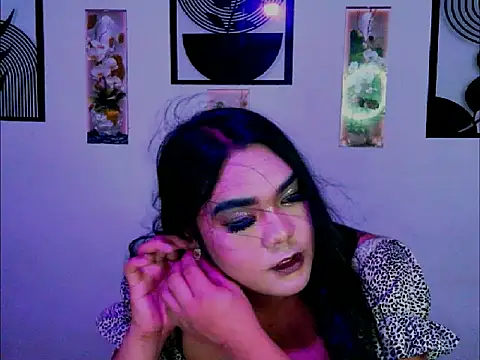 OMG_TsHugeCOCK Webcamshow