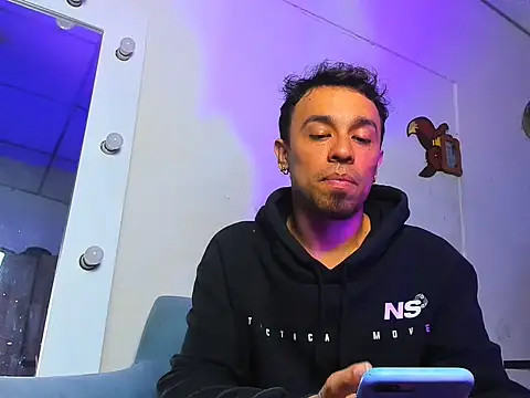 Show modela DamonWolf na web-kameri