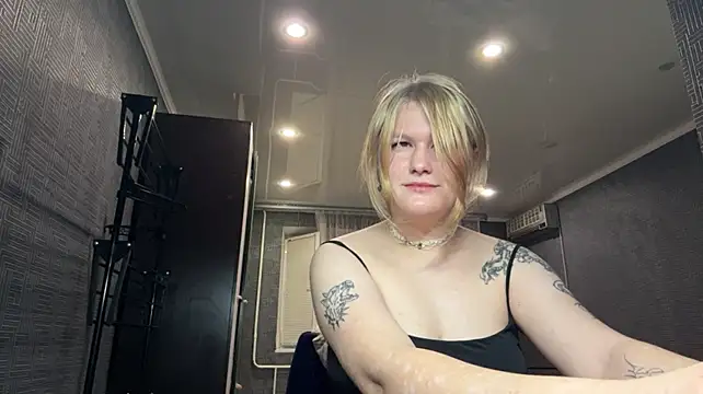 EvelyneSalado Шоу с уебкамера