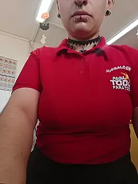 QueenValkiria's Live XXX Chat