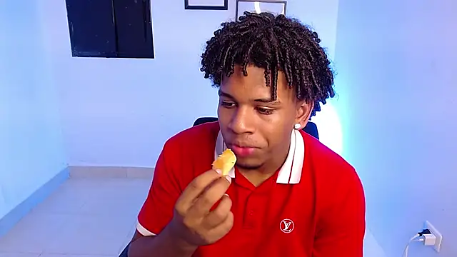 Show modela kai_vip na web-kameri