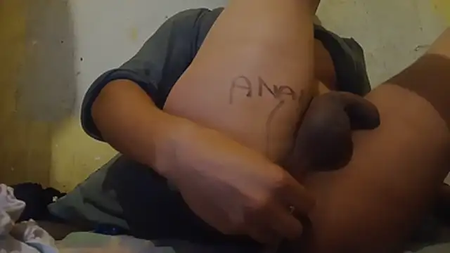 sissyanalAdicted's Webcam Show