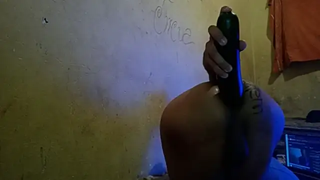 Webkamerová show sissyanalAdicted