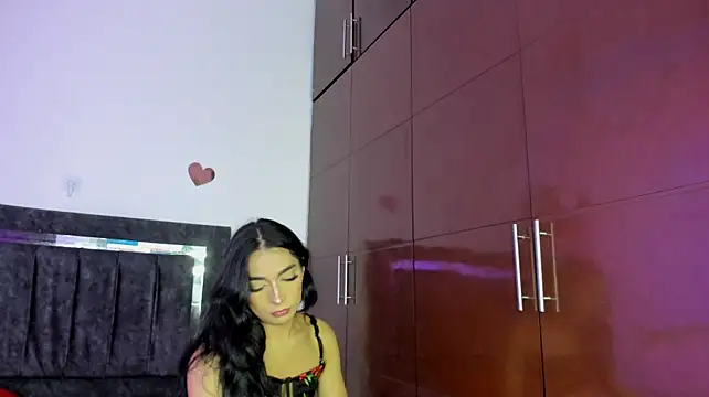 Isabella_TransGirl Show in webcam
