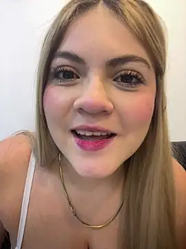 Valeng_ Adlı Modelin Canlı XXX Sohbeti