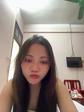La-Quency Pertunjukan Webcam