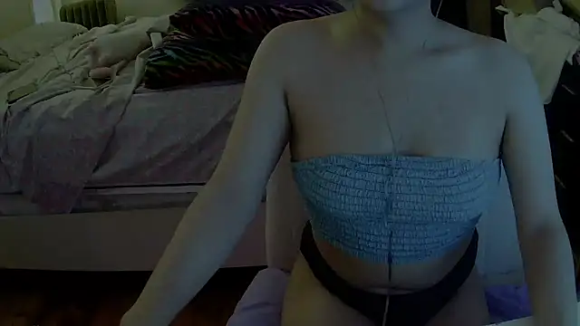 kimnextdoor_ webkamerás műsora
