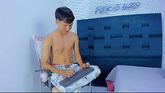 Sammyhot19's Webcam Show