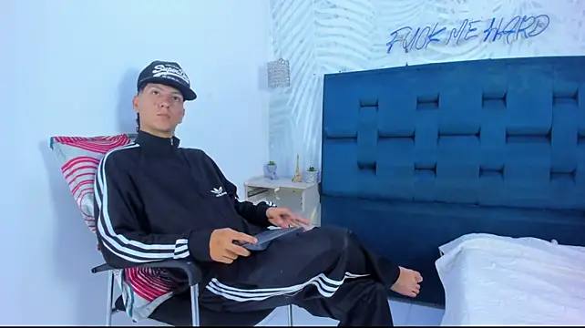 Sammyhot19 Шоу с уебкамера