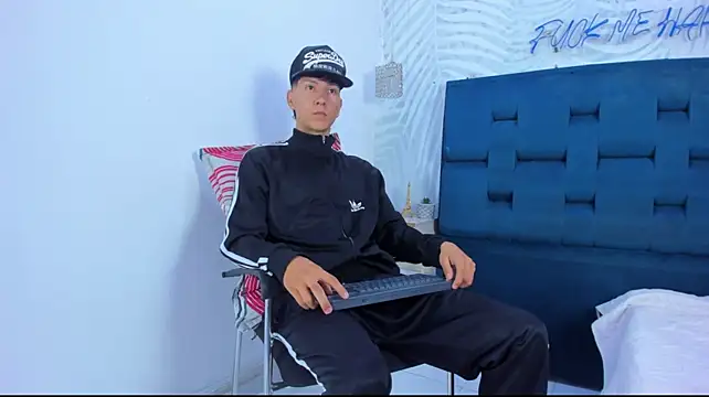 Sammyhot19 webcam show