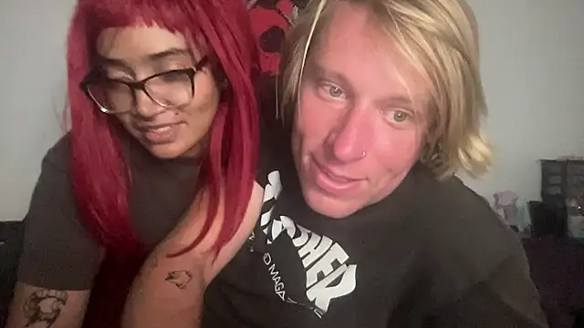 NikkiAndJohnny777 在線直播表演