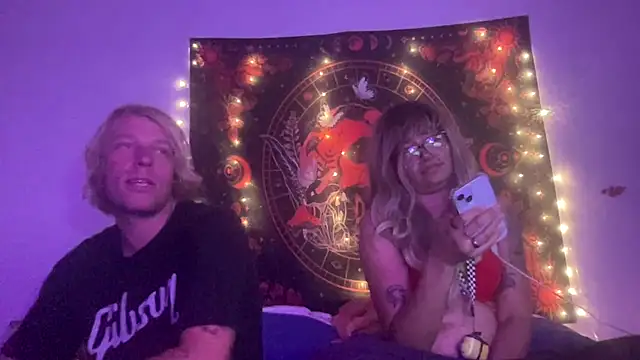 Pokazy przed kamerką – NikkiAndJohnny777