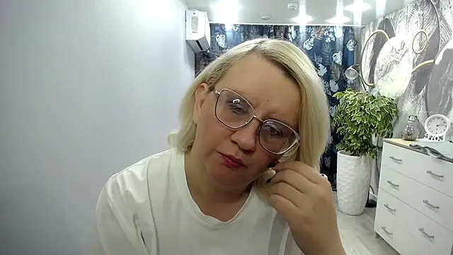 VixenVibe_'s Live XXX Chat