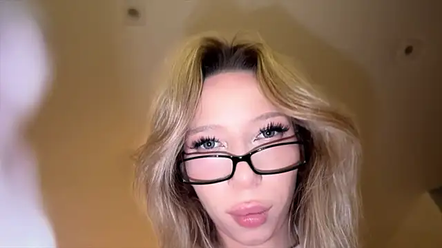 Malia_love's Webcam Show