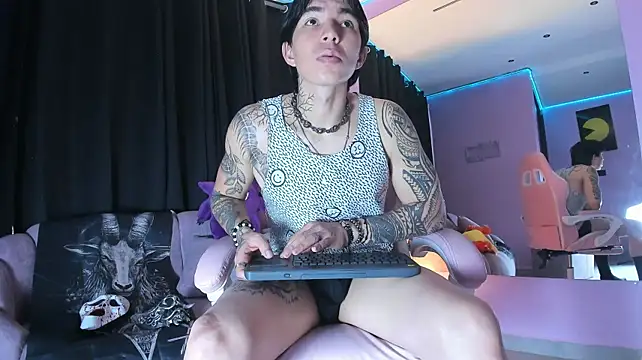 Show modela Maxi_Corean na web-kameri