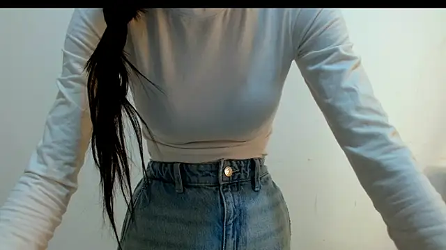 ZahraLovely02 Show in webcam