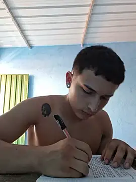 Latinofit: вебкам-шоу