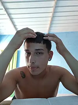Latinofit: вебкам-шоу
