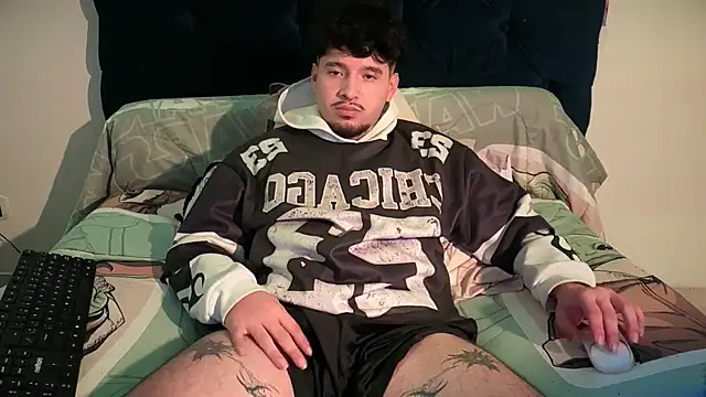 damon_333 Show in webcam
