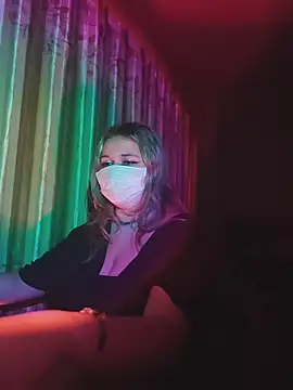 kisik_: διαδικτυακό σόου στην κάμερα