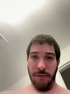 DaddyConnor24: διαδικτυακό σόου στην κάμερα