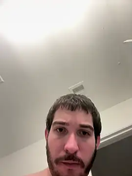 DaddyConnor24: διαδικτυακό σόου στην κάμερα