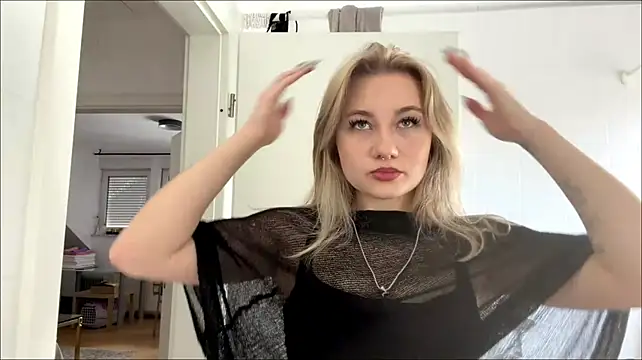 KhloeBlondien Webbikameraesitys