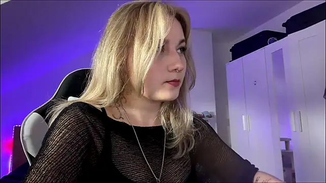 Webkamerová show KhloeBlondie