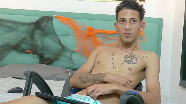 Show modela Jeyder_SexyLatinBoy na web-kameri