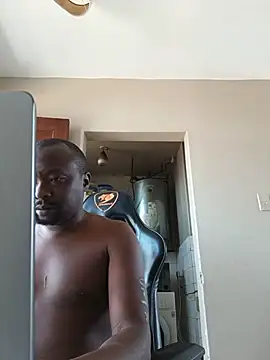 Maskiri1984_ Show in webcam