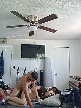 suckonthismami98's Webcam Show