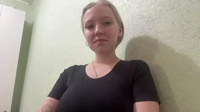 DeannKuliga Show in webcam