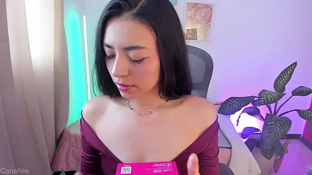 Canellee Webcamshow