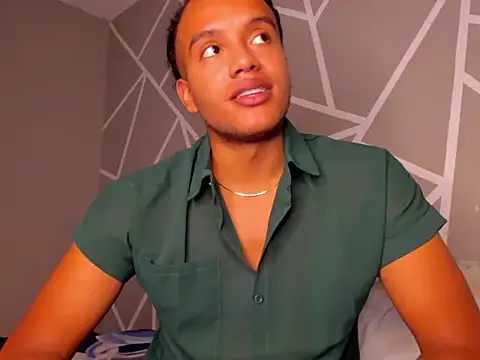 Show modela DanteGalore na web-kameri