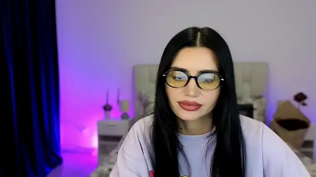 О нлайн чат XXX Little_miaa_