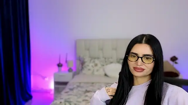 Chat XXX en directo de Little_miaa_