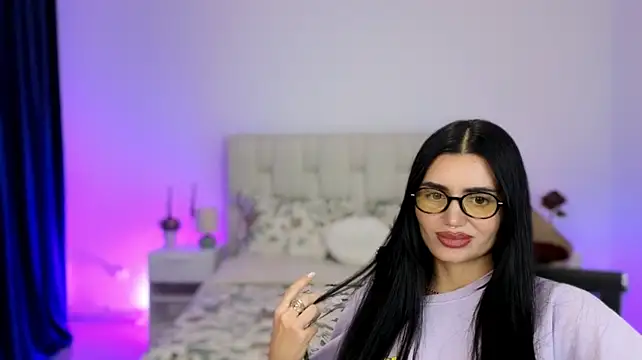 Chat XXX en directo de Little_miaa_