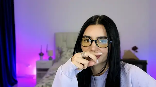 Chat +18 de Little_miaa_ ao vivo