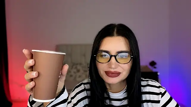 Little_miaa_ – Kamerová šou