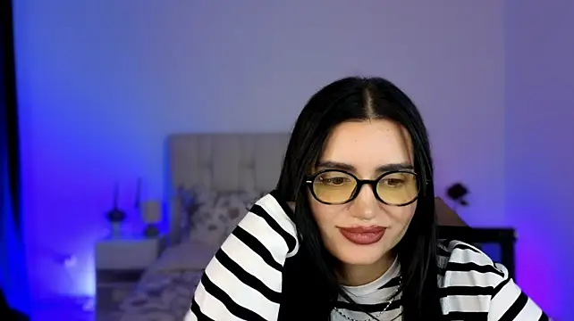 Chat +18 de Little_miaa_ ao vivo