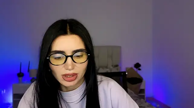 Онлайн чат XXX Little_miaa_